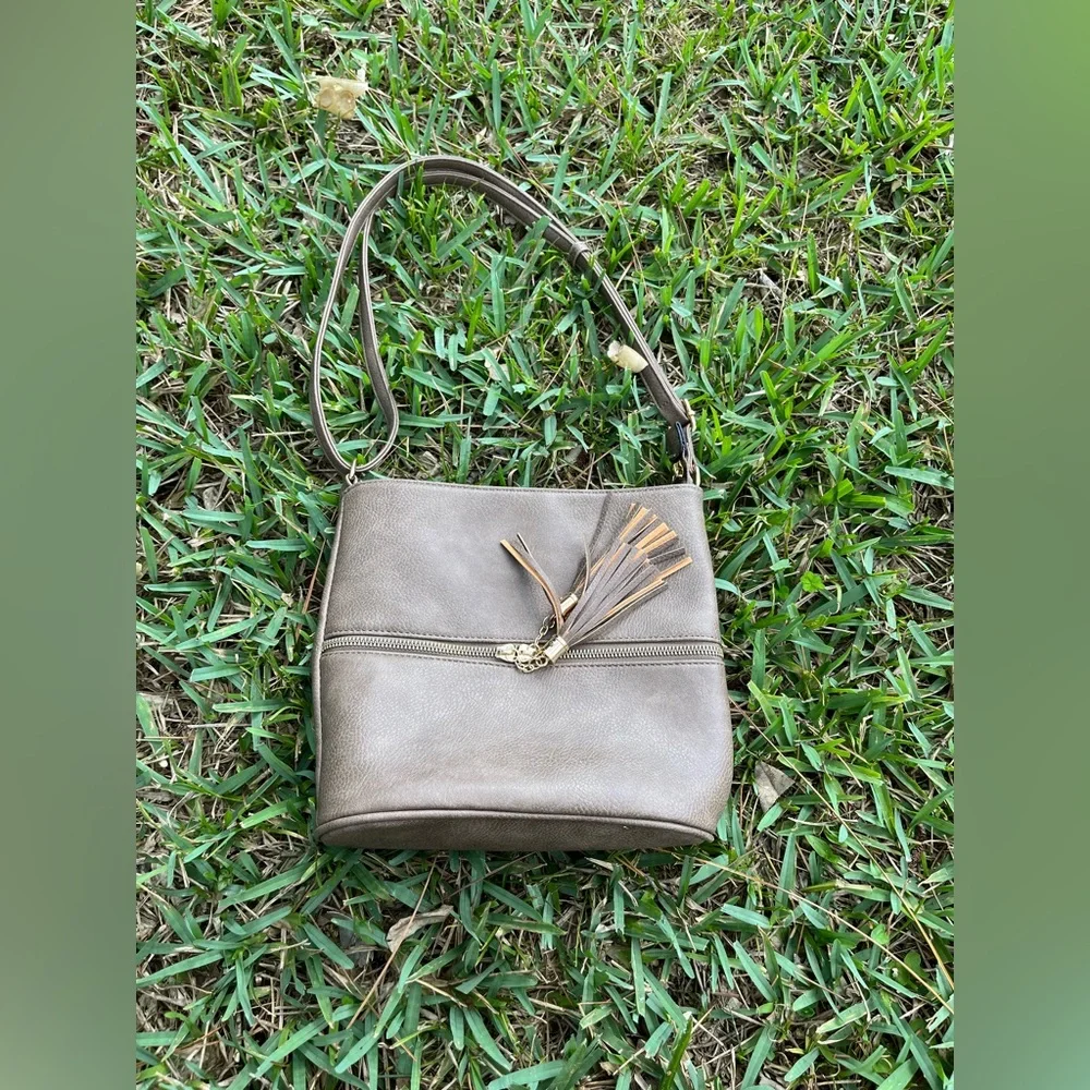 Purse - Picture 1 of 3